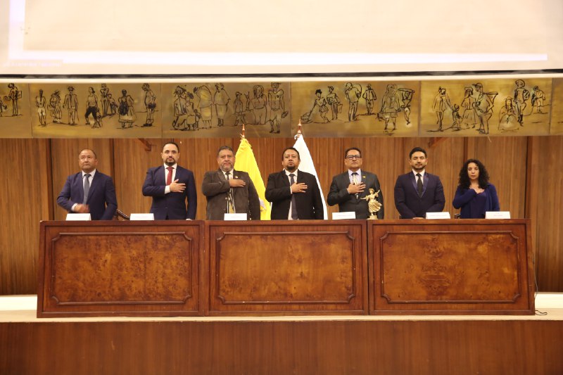 #Ahora | Inicia el acto de entrega del Acuerdo Legislativo y la Condecoración "Asamblea Nacional de la República del Ecuador, Dr. Vicente Rocafuerte” al mérito cultural y social, a la Fundación Socio Cultural de Arte en Música y Danza-Teatro "Cachipugro Danzas", de Cotacachi.