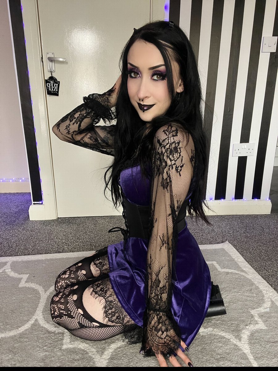 Can I hear a little commotion for the dress 💜🌙🖤
.
.
.
#witch #witchy #witchaesthetic #witchvibes #witchstyle #witches #vampire #purpleaesthetic #purpledress #vampgirl #goth #gothic #gothicstyle #gothgirl #gothicnails #gothicmakeup #gothfashion #gothmodel #gothoutfit  #ootd
