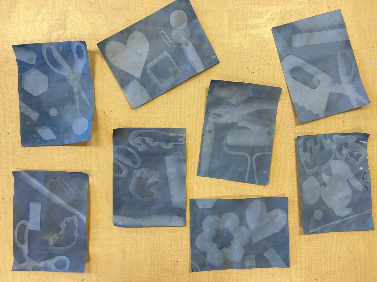MrsNArtStudio's tweet photo. We took advantage of the nice weather this afternoon to create some ☀️sun prints. After exposed to the sun, they soaked the prints in water. What a cool process! With the slight breeze, students used found objects in the art room instead of objects from nature.@NorthwoodES #MEVSD https://t.co/3uedbPsM1K