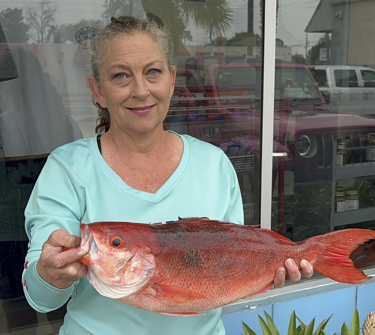 Congrats to Stacey Pope of Brunswick for setting a #NewRecord for vermilion snapper in #Georgia! More info @  bit.ly/3UtnkqR
#Fishing #Saltwater #Snapper #BottomFishing #Offshore #RecordFish #Fish