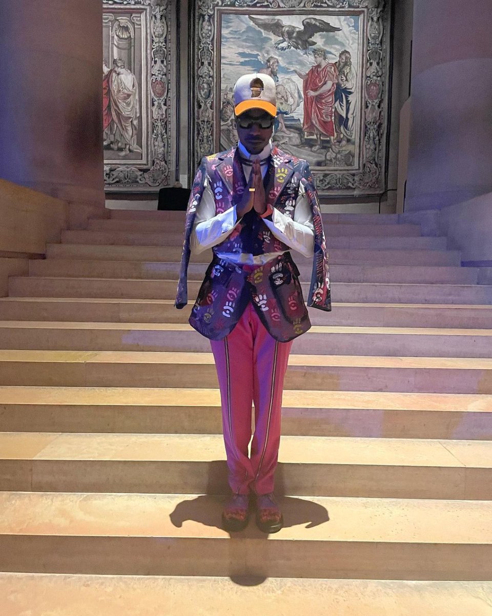 Syncrani's tweet photo. ARTIST HIGHLIGHT: Keith, Co-Founder of The Journi, is a wardrobe designer and stylist. He is artistic and dedicated to fashion. Thanks, Keith for helping our CEO have a great branding shoot and a fantastic look for the season!
#Stylist #Syncrani

SOURCE: The Journi https://t.co/LuZqlGWwPZ
