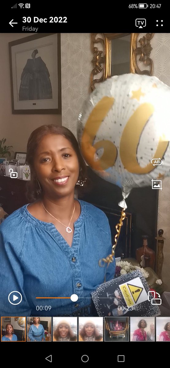 HyacinthLofters's tweet photo. @Getmearealjob @ttarahaynes I've even got the balloon to prove it. A Sexty Sixty! https://t.co/0PatDSPgtL