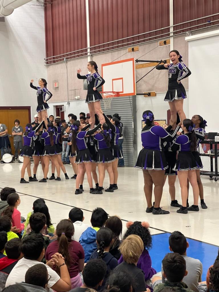 NISDRabaES's tweet image. Thank you @CheerWarren @ewhswarriorband @WarrenNisd @NISDWarren for cheering on our Rattlers taking the STAAR test!!
#RabaIgnited #RabaRattlers #rabastrong