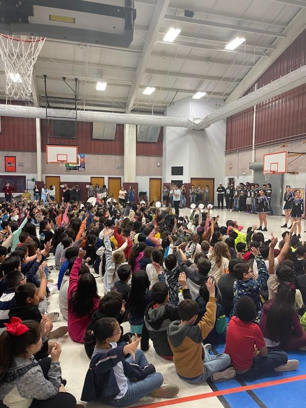 NISDRabaES's tweet image. Thank you @CheerWarren @ewhswarriorband @WarrenNisd @NISDWarren for cheering on our Rattlers taking the STAAR test!!
#RabaIgnited #RabaRattlers #rabastrong