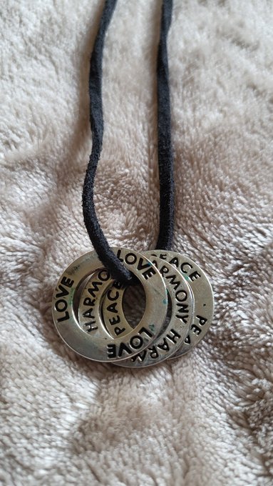 Lots of necklaces now available on my Ebay store!  #selling #ebay #jewelry #juicycouture #silver https://t<a href="/tag/silver"class="tags"><span>#silver</span></a><a href="/tag/jewelry"class="tags"><span>#jewelry</span></a><a href="/tag/ebay"class="tags"><span>#ebay</span></a><a href="/tag/juicycouture"class="tags"><span>#juicycouture</span></a><a href="/tag/selling"class="tags"><span>#selling</span></a>
