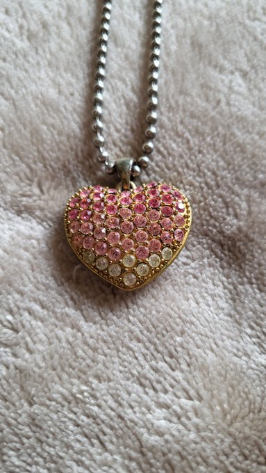 Lots of necklaces now available on my Ebay store!  #selling #ebay #jewelry #juicycouture #silver https://t<a href="/tag/silver"class="tags"><span>#silver</span></a><a href="/tag/jewelry"class="tags"><span>#jewelry</span></a><a href="/tag/ebay"class="tags"><span>#ebay</span></a><a href="/tag/juicycouture"class="tags"><span>#juicycouture</span></a><a href="/tag/selling"class="tags"><span>#selling</span></a>