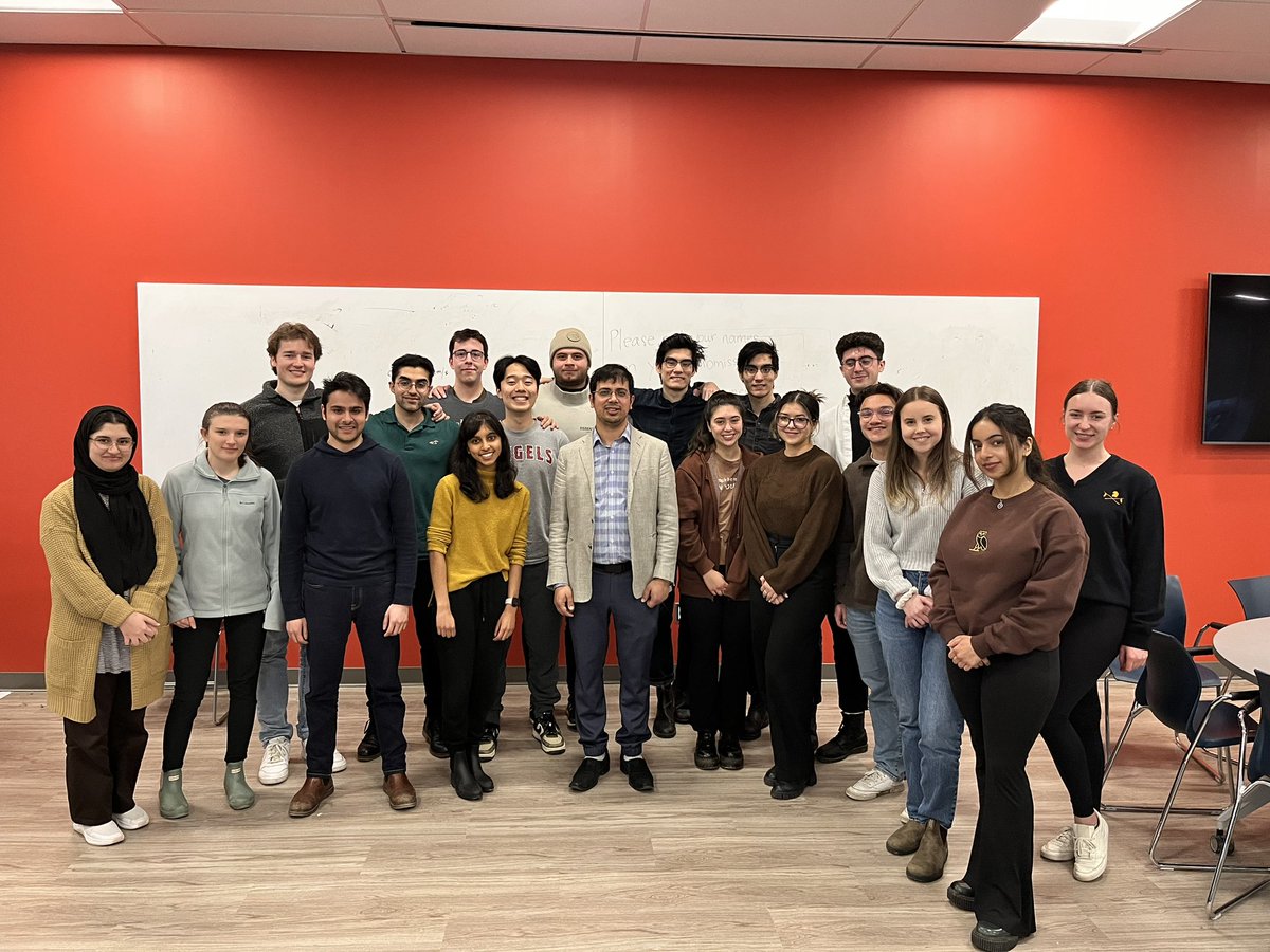 I had the privilege of teaching a course on global oncology and cancer policy to this wonderful group of @queensu BHSc 4th year students. Teaching them has been one of the best experiences of my career, and it makes me hopeful that the future will change for the better 1/