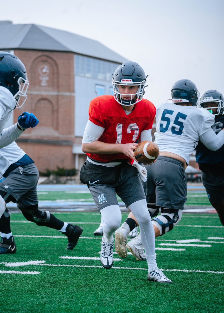 BlackBearsFB's tweet photo. Keep grinding ⬆️

#BlackBearNation https://t.co/pE1qFXLboY
