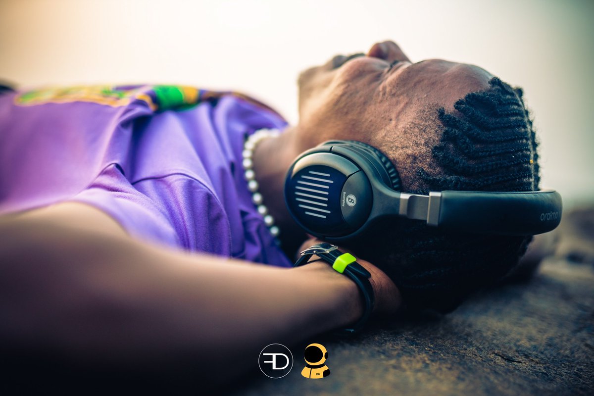 blankspacesl_'s tweet photo. @OraimoMate - Escape into a world all your own

Muses: @animategy @_Z_lee_XX
Co-Directed by @uoeno_tma
Photographer: @alagbah_
Oraimo gear sponsored by @leonegadgets

#Oraimo
#SpecAd
#SierraLeone
#Photography https://t.co/MYgyeGYLhq