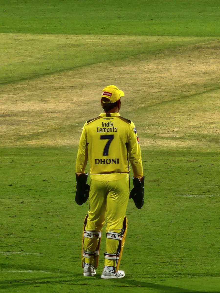 Vasisht_sr's tweet image. Honoured to exist in the Dhoni era.