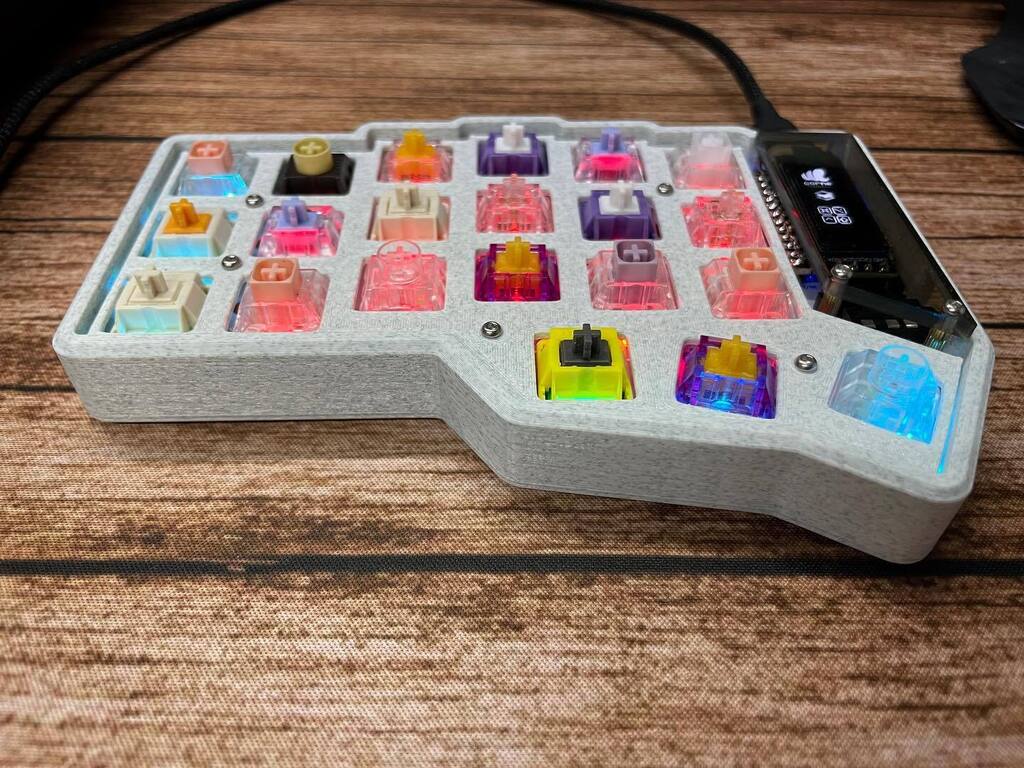 AltKeyClub's tweet photo. Listo para ser enviado 🤌
#cornekeyboard
.
Sigue @altkeyclub para estar al día.
Venta de kits y componentes
.
.
.
#corne #crkbd #teclado #tecladomecanico #keyboard #keyboards #mechanicalkeyboards #keyboardwarrior #keyboardswitches #pc #build #customk… https://t.co/S3yfaOBJaq https://t.co/u1r9ypN1n6