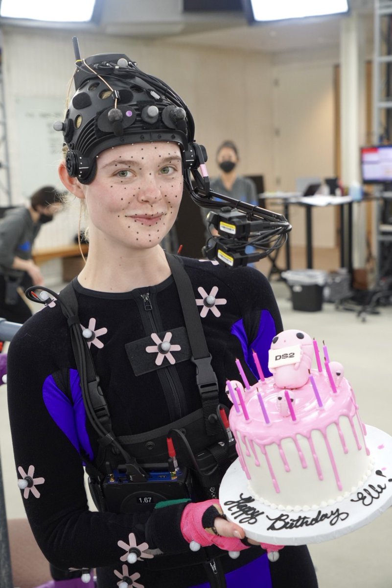 DTF on Twitter: \"Эль Фаннинг отметила своё 25-летие на производственной ...