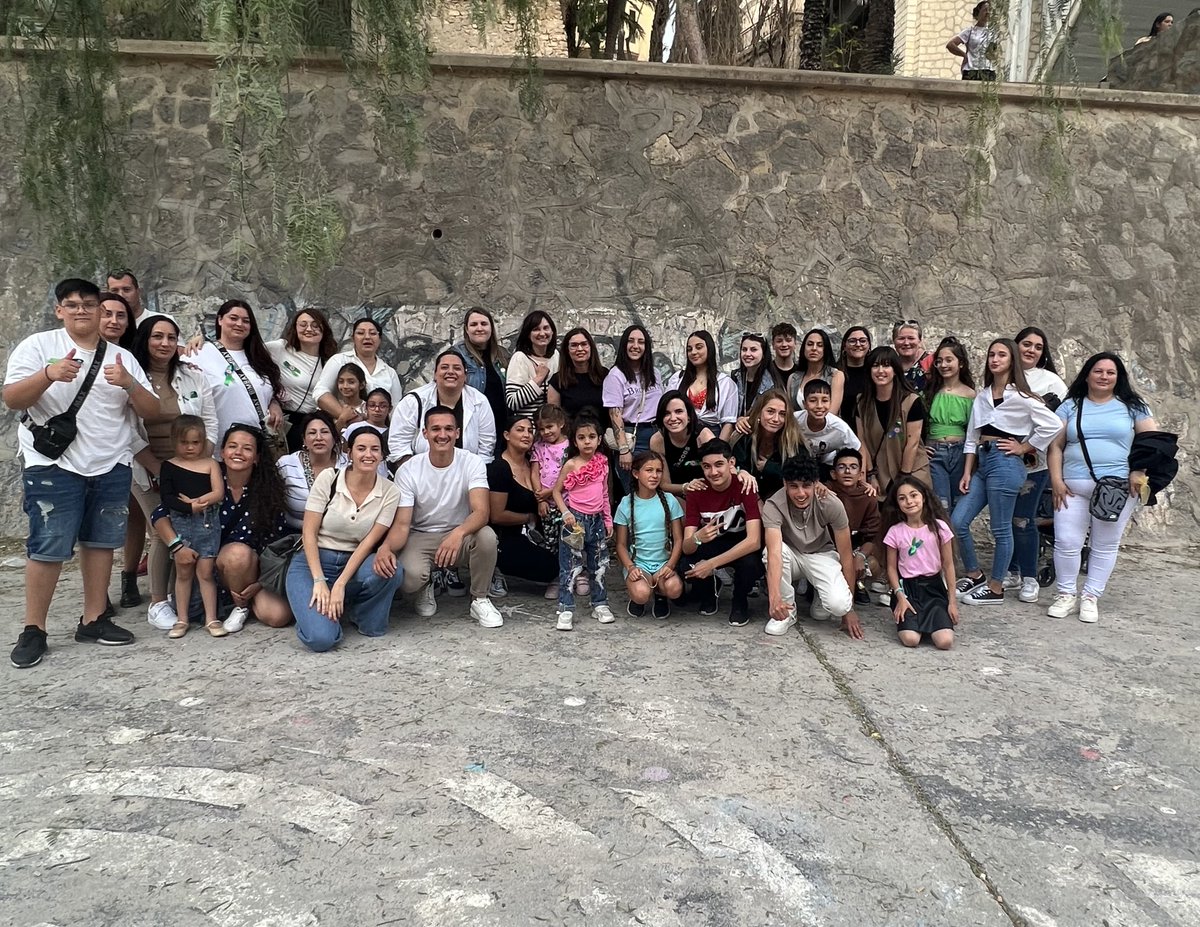 gitanos_org_elx's tweet photo. Esta tarde, hemos conmemorado el #DiaPuebloGitano #8deAbril con un emocionante acto organizado por el @ajuntamentelx junto a las entidades gitanas de la ciudad.
El acto ha finalizado con la tradicional #CeremoniaDelRio.
💙❤️💚 #SastipenThajMestipen
#iligitanos https://t.co/EzkBEdB8gh