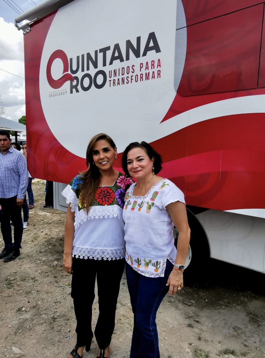 JuanitaAlonso_'s tweet photo. Hoy acompañé a mi amiga y gobernadora @MaraLezama en el banderazo de salida de las unidades móviles de atención médica del programa “SALUD PARA TOD@S!. Unidades que recorrerán todo #QuintanaRoo para llevar #SaludParaTodos y en breve estarán en #Cozumel.

#UnidosSomosMásGrandes https://t.co/Jw9OQEEasF
