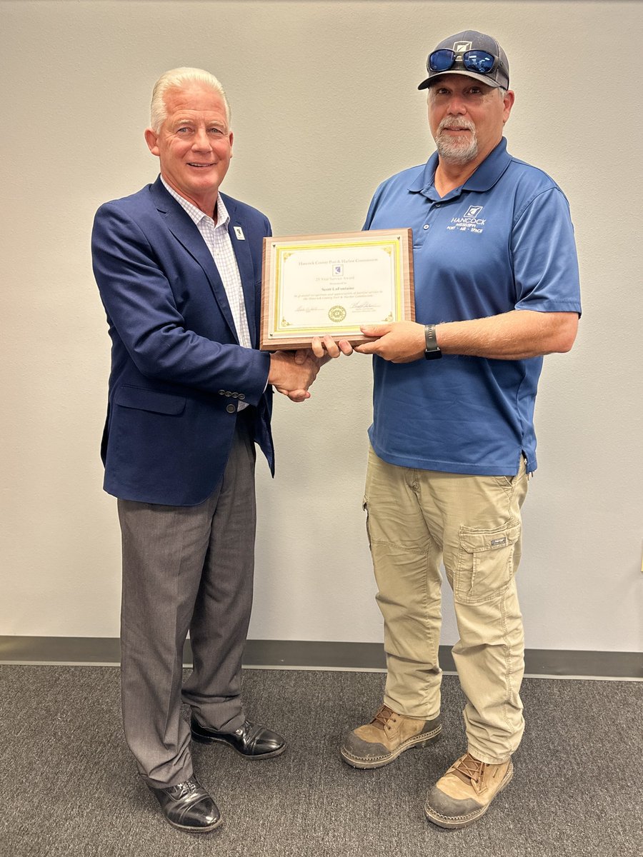 HancockCountyMS's tweet photo. #Congratulations on 25 years Scott LaFontaine! From #TrainConductor, #LocomotiveEngineer, #TrackInspector, #TrackMaintenance, #CrossingSignalMaintenance, #DSLE, and currently is the #RailroadYardmaster, looking forward to many more years! https://t.co/iLFilqarTf