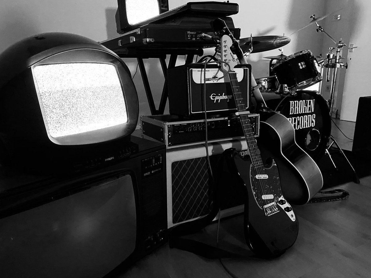 broken_records tweet media
