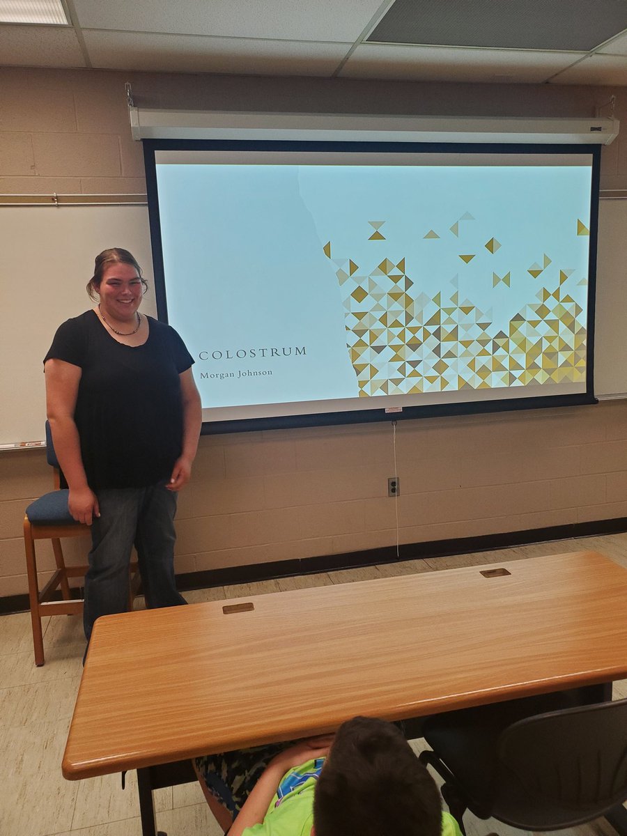 StuffLindenSays's tweet photo. Colostrum is liquid gold for newborns. 
#hashtag 
#OhioStateATI
#ColostrumIsLiquidGold
#SmallRuminantsRule https://t.co/RYfSqDkWqj