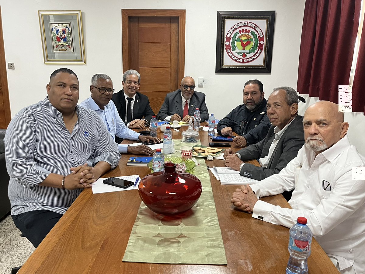 PartidoPRSC's tweet photo. Reunión de la Comisión Nacional de Elecciones Internas del #PRSC definiendo las modalidades para la selección de los candidatos a cargos de elección popular. https://t.co/Ry54LMAEfm