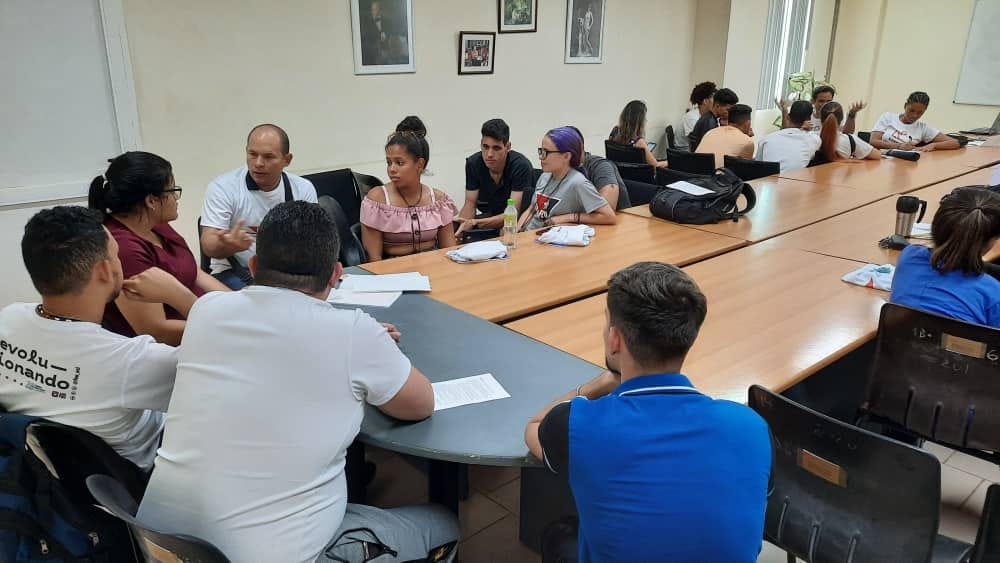 💥 ¡Estamos en proceso de fortalecimiento de nuestras estructuras de base y del Comité de la #UJC de la Universidad!

📷Comisiones de trabajo evalúan los resultados del quehacer de la organización y las proyecciones de trabajo. 

#XIICongreso #UnaMejorJuventud #SomosUCI #Cuba 🇨🇺