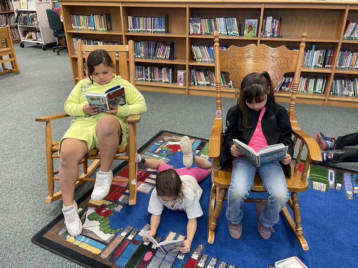 laurenbpish's tweet photo. When it’s DEAR day & Library day…of course we have some drop everything & read time after our read aloud & book checkout! @WeinertES @MatsRead @SeguinISD #DEARday #DropEverythingAndRead #SeguinReads #MatsRead https://t.co/HeTWMrs1em