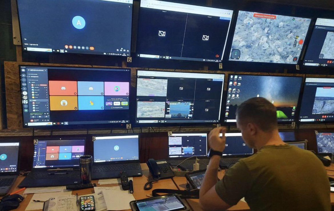 scubaryan_'s tweet photo. Ukraine military causally using discord to communicate is wild to me https://t.co/I8lw44zLrv