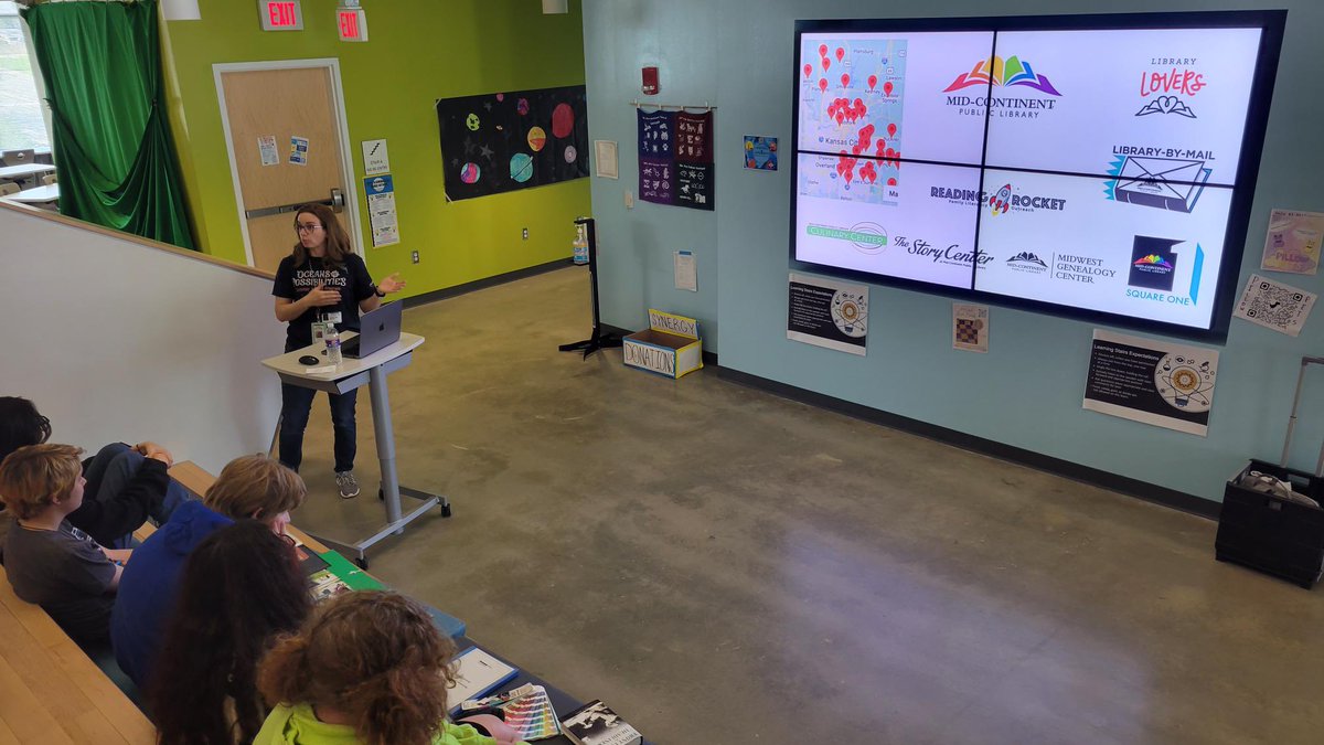 NKC_SAGE's tweet photo. MS SAGE Advanced Graphic Design and Photography students met graphic designer, Amber Noll, from the Mid-Continent Public Library.  She shared about her work in graphic design, challenges, successes and strategies for creative design.  @MCPLMO https://t.co/MhLV5EUf98