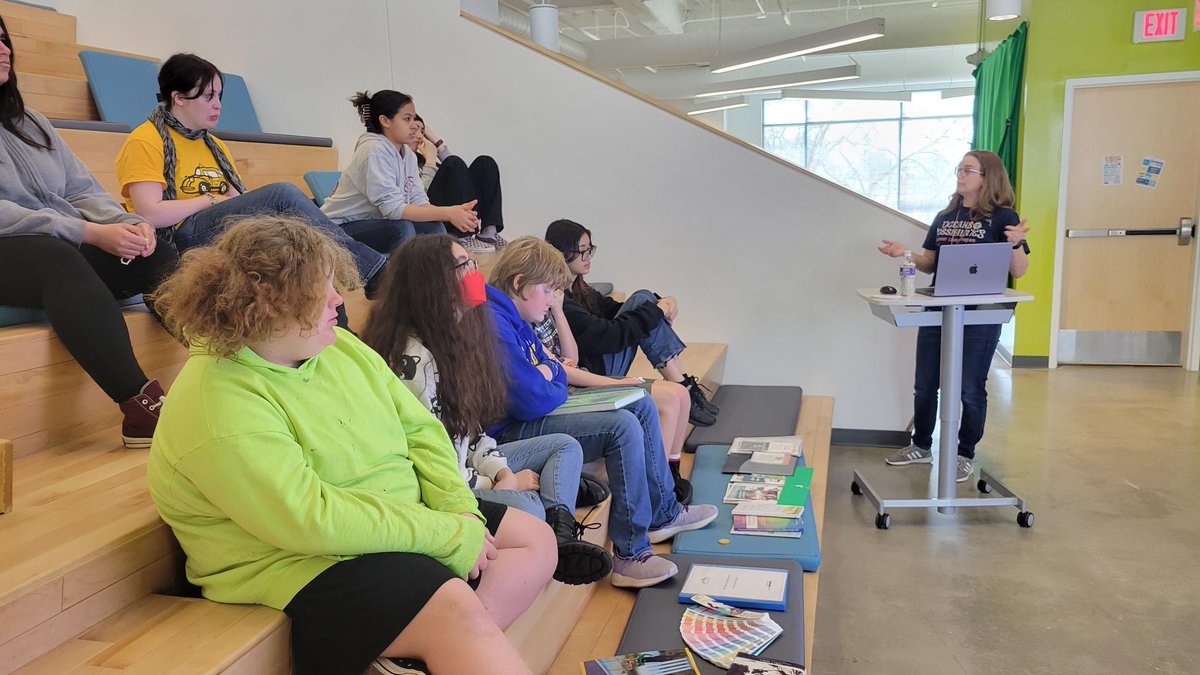 NKC_SAGE's tweet photo. MS SAGE Advanced Graphic Design and Photography students met graphic designer, Amber Noll, from the Mid-Continent Public Library.  She shared about her work in graphic design, challenges, successes and strategies for creative design.  @MCPLMO https://t.co/MhLV5EUf98