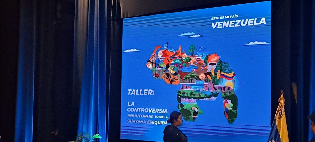 mippci_ven's tweet photo. #EnFotos 📸 | Se realizó el primer taller para comunicadores "La controversia Territorial sobre la Guayana Esequiba. Estado actual", en el Teatro Bolívar.
#RebeldíaComunicacional https://t.co/M95vfHIYAH