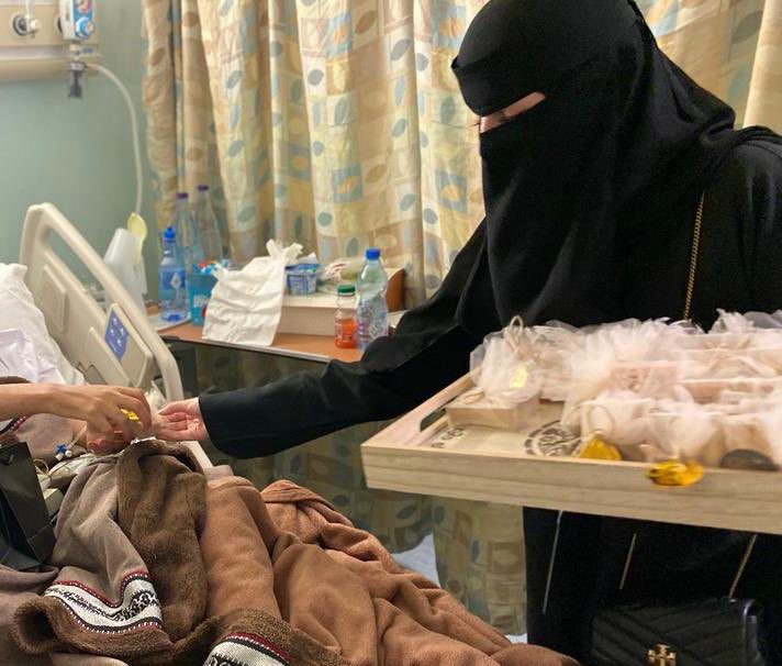 فريق نقي الصحي التطوعي @NaqiVolunteer يزور المرضى المنومين بـ #مستشفى_الأمير_محمد_بن_عبدالعزيز_بالرياض لتهنئتهم بشهر #رمضان وتقديم الهدايا والورد لهم ، دعماً لمبادرات المسؤولية المجتمعية
#تجمع_الرياض_الصحي_الثاني