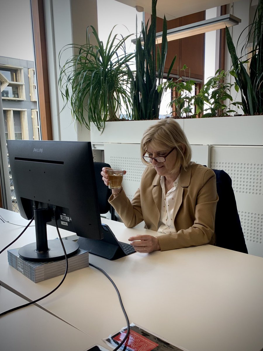 So much great urban work by <a href="/WUR/">Wageningen U&R</a> in #Amsterdam, including innovation in food systems, circularity, climate resilience, MSc program MADE, so it’s good to have president of the executive board <a href="/SHeimovaara/">Sjoukje Heimovaara</a> grab a cup of tea and get some work done <a href="/AMS_institute/">AMS Institute</a>!