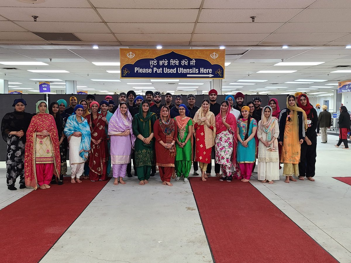 M_KBrar's tweet photo. FMSS students visited Dixie Gurdwara  for seva in honour of Sikh Heritage Month. @fmssarrows @NadineDeerr https://t.co/oGKCVwW14m