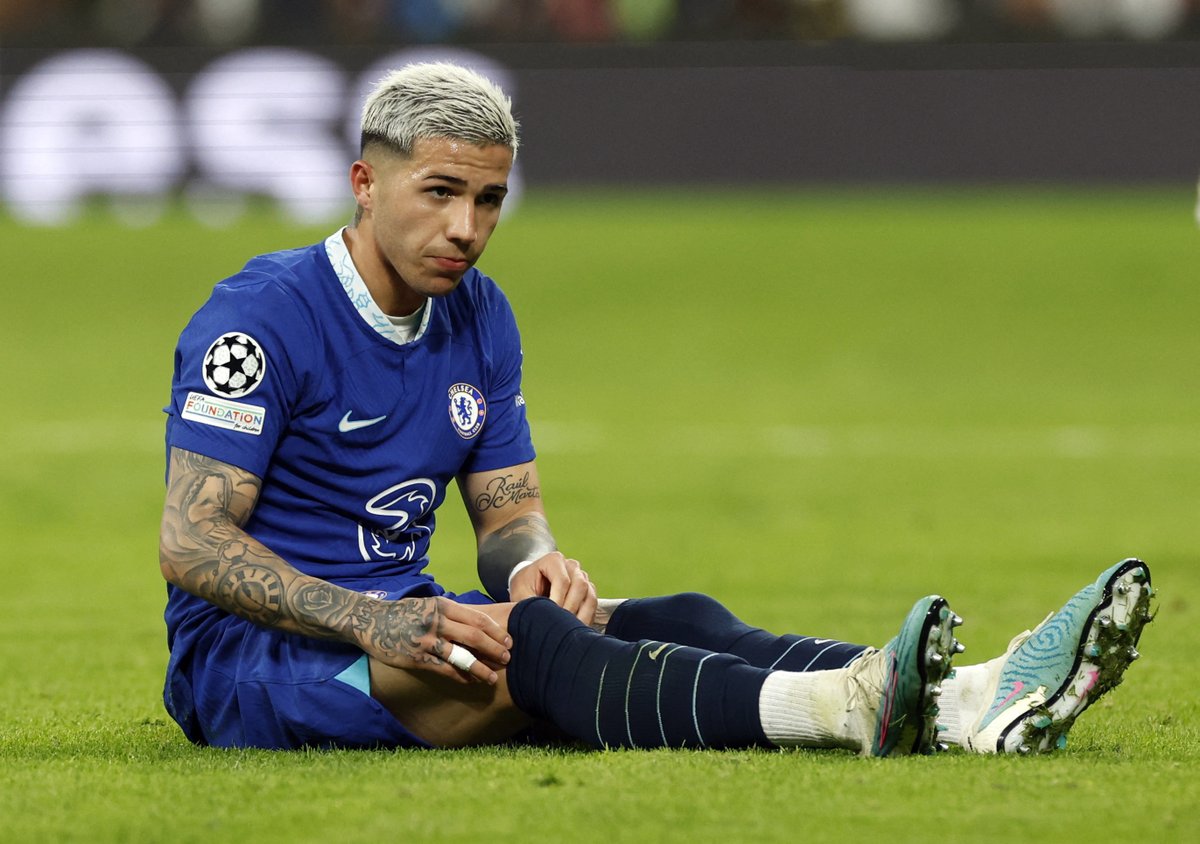 🏎️Había un 𝐅𝐞𝐫𝐫𝐚𝐫𝐢 en el Bernabéu...

✈️Pero el Real Madrid es un 𝐚𝐯𝐢𝐨́𝐧.