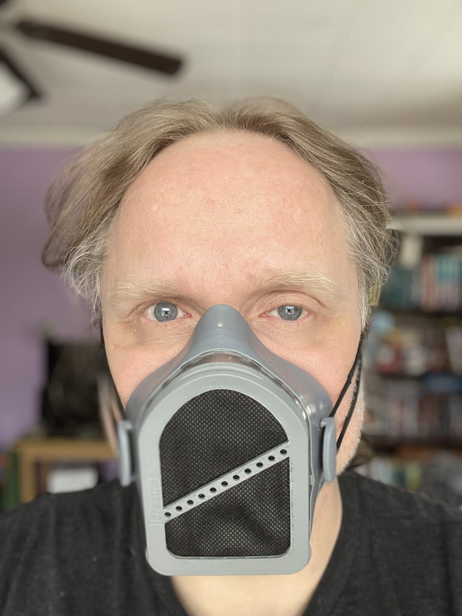han_kyoul's tweet image. i'm Douglas. I work overnights in hospitality, minimal interaction with people. i appreciate the reminder. i needed it. remembering that we're in this together and not alone is important. thanks to everyone who shared their masked selfies. #KeepSafe #DavosSafe #MasksOn #MasksWork