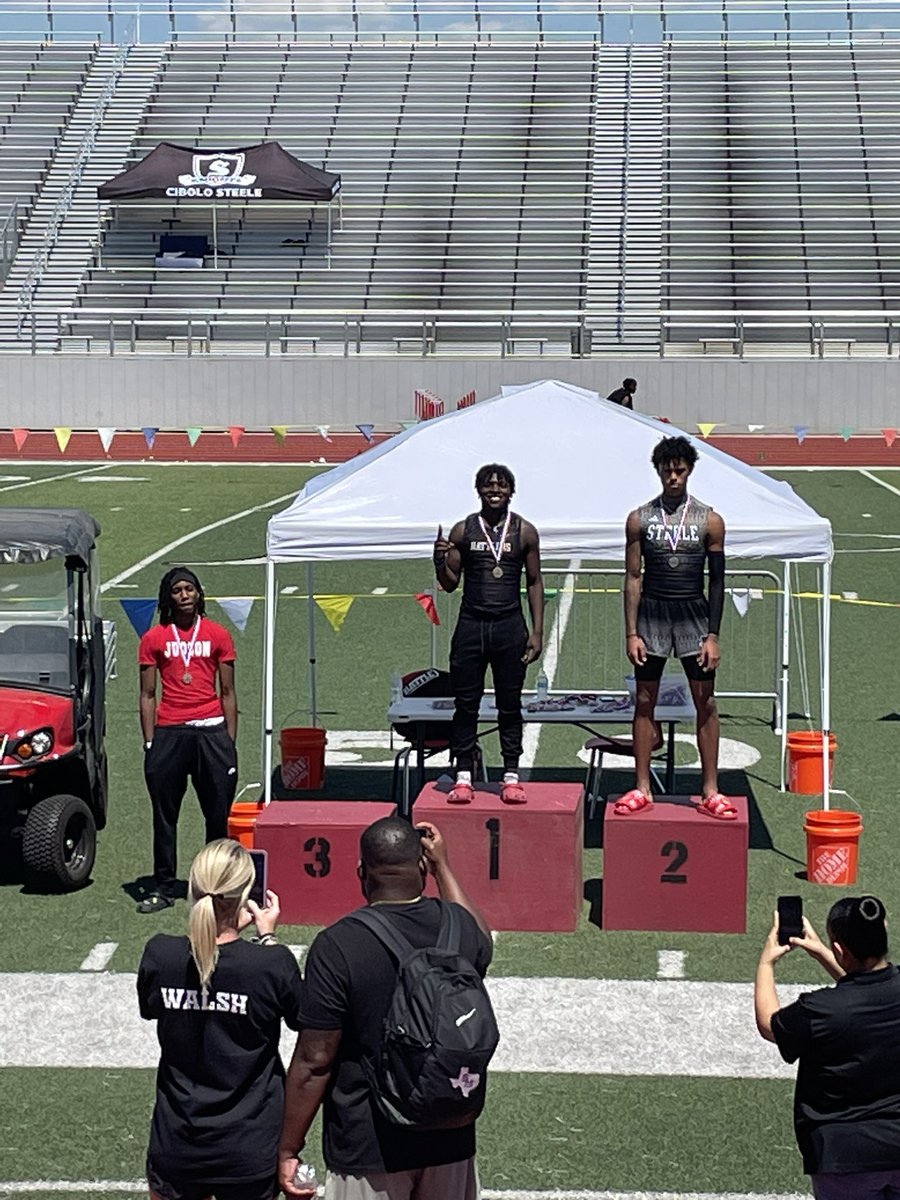 BradWynetta's tweet photo. Congratulations @ExavionX for placing 1st in #triplejump moving on to Area. Fly young blood!!! #trackandfield #jumpersworld https://t.co/RWa6NAB6It