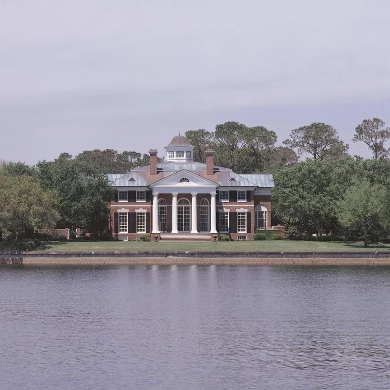 Newly built house near New Orleans, USA - designed by Barry Fox Associates