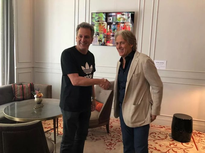 CentralFlaNacao's tweet photo. Segundo @geglobo, para reforçar o interesse e atender um pedido do próprio JJ, Rodolfo Landim, presidente do clube, também telefonou para o treinador.
Os contatos entre Flamengo e Jorge Jesus são frequentes e acontecem através de Marcos Braz.
📷 Raphael De Angeli https://t.co/sg63HHmTh6