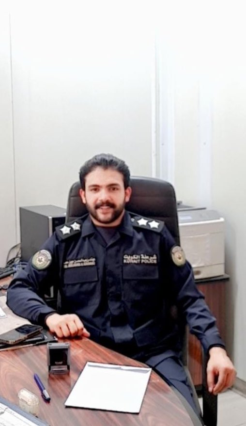 #الكويت 
   باقة ورد ملؤها الود والإحترام 
          والتقدير للملازم أول 
المهندس / عبدالمحسن مجبل العنزي
     الموظف في إدارة مرور محافظة
   العاصمة  على تعامله الراقي وحرصه 
الدائم على تسهيل معاملات المراجعين. 
                    #عنزه.