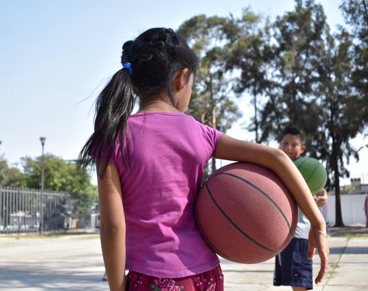 BaileCDMX's tweet photo. #Pilares es deporte, cultura, educación y apoyo para su #comunidad. Somos recuperación de espacios públicos y dignidad para todas y todos.

Tú también sé parte de este cambio y #Acercateapilares . 🏀 https://t.co/uLTJlBv1Nr