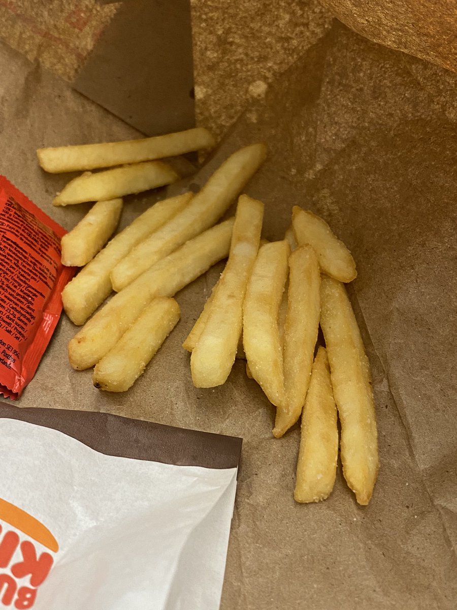 All day in a mediation to be rewarded with this many fries from <a href="/BurgerKingUK/">Burger King</a> who is this meant to feed? 🙄