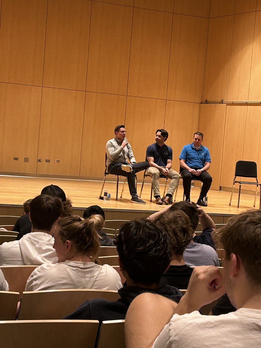 Today we welcomed 55 <a href="/AugustanaSD/">Augustana University</a> alumni back to campus to share words of wisdom with 400+ first-year students as a part of our First Year Seminar. Thank you to all of our amazing alumni who graciously shared their time! #augustanaadvantage