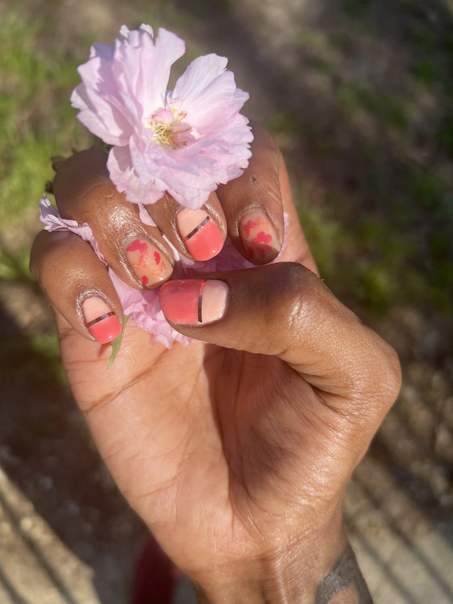 stefanartistry's tweet photo. oh yes 🙌🏾 I love these  💅🏾  #newnails #healingjourney #gelpolish #dippowdernails #nailart https://t.co/KCP2DC0mCO