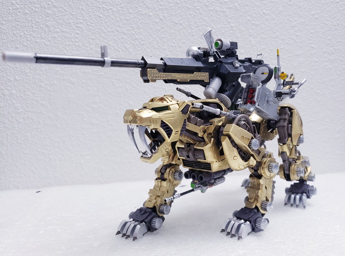 Ko_Lucid's tweet photo. #HMMゾイド 
#ゾイド
#ZOIDS 

Gold Saber Tiger Ver. Sniper is complete! I decided not to put decal on for this one.. :) https://t.co/1xTyhw4pmn