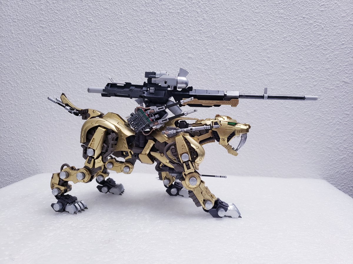 Ko_Lucid's tweet photo. #HMMゾイド 
#ゾイド
#ZOIDS 

Gold Saber Tiger Ver. Sniper is complete! I decided not to put decal on for this one.. :) https://t.co/1xTyhw4pmn