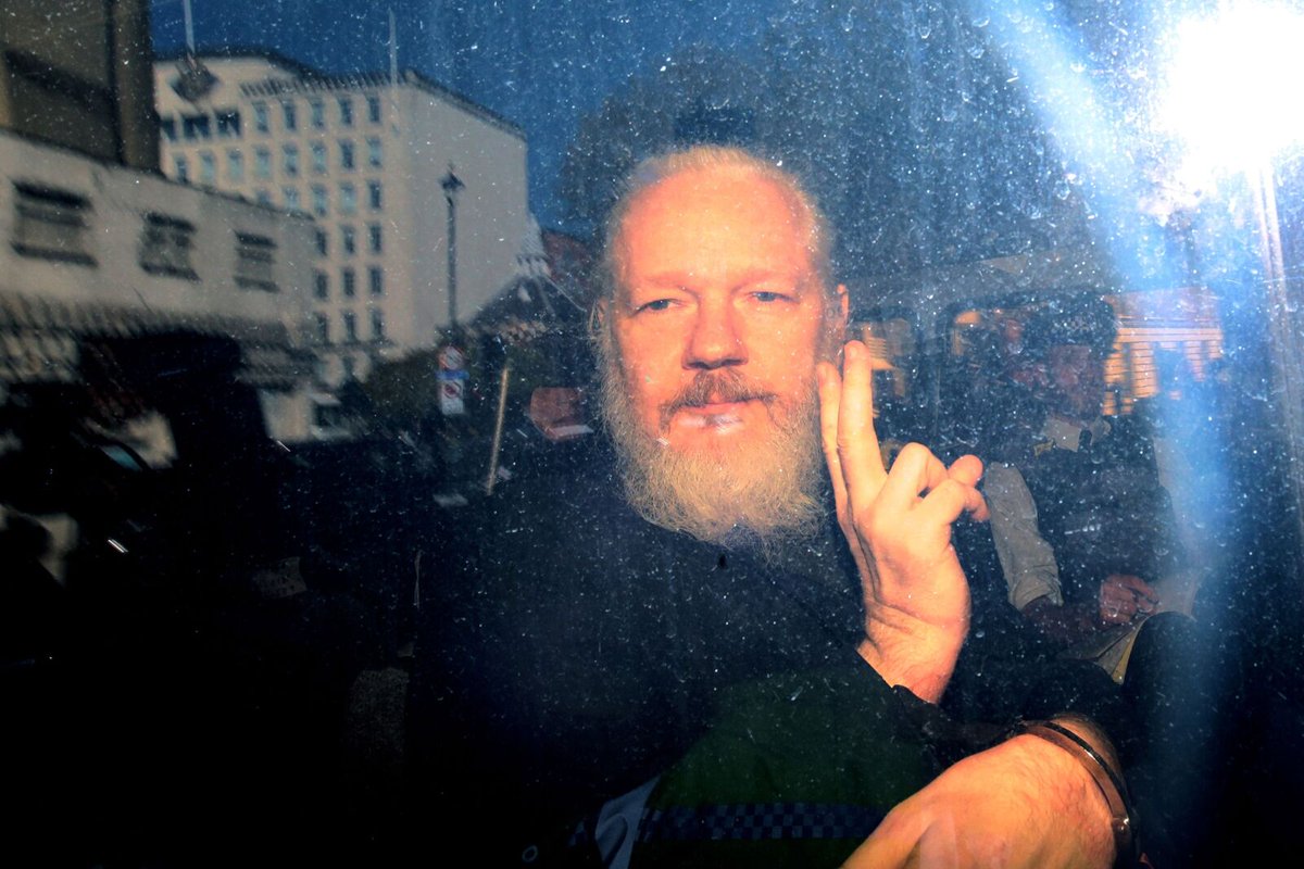 AhistoricalPics's tweet photo. Asked an AI to generate image of what Rasputin would look like today and https://t.co/yonOmoN4FL
