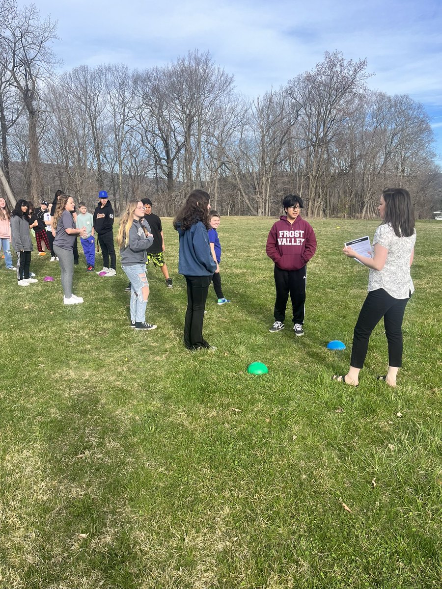 DrFineDover's tweet photo. This is how you prepare for the ELA exam! #kinestheticlearning #springtimeishere @ms_ekrieger @mrsschmitt7707 @cquaranto @DailyDover https://t.co/TCiyJwgZHm