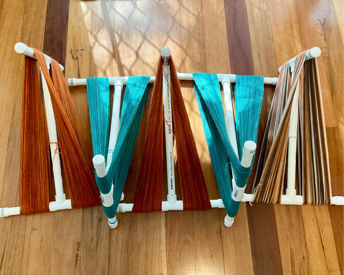 EzekiellPlays's tweet image. After letting the new spins rest, I spent a few hours prepping all the yarn for plying. The red panda is going to be chain plyed after I’ve spun all the balls, but all the rest have been balled into double strand balls ready for even plying.
#yarn #yarnlife #spindle #spinning