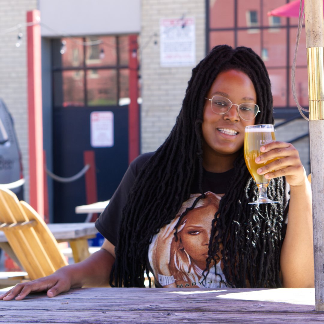 esotericbeer's tweet image. It's patio szn!

Soak up the sun, enjoy the breeze, and raise a glass to life's simple pleasures. See you on the patio! 

#patioparty #cheerstobeers #goodvibesonly #craftbeer