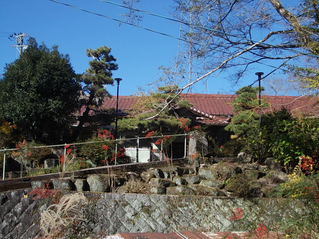 hirataz4's tweet image. #3kW #普通充電 なら鄙びた宿でもEVコンセント設置できです。消費電力が大きい夕食時間帯を避けて #深夜充電 にすれば8時間1000円でも充分。ただし #アイミーブM #プリウスPHV は4時間500円で!(爆) #電気工事士 #EV充電インフラ 車種ごとに設定するのが吉