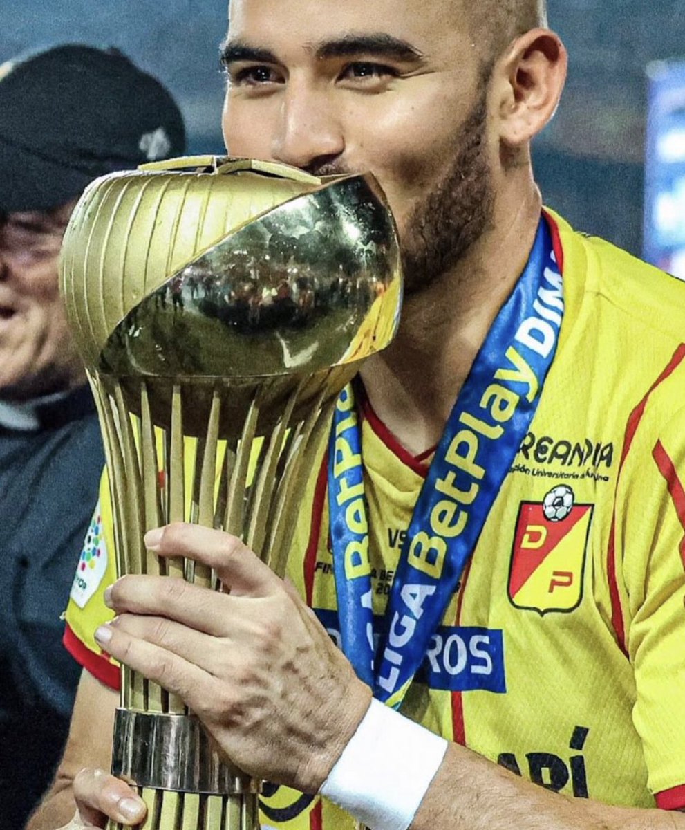 _SamuelDuque's tweet photo. 📌Goooool de @MaicolMed15 en su partido número 100.🔴🟡⚽️ Felícitaciones a esta crack que siempre ha dejado la vida por esta camiseta.😍 https://t.co/HfgP15WXN8