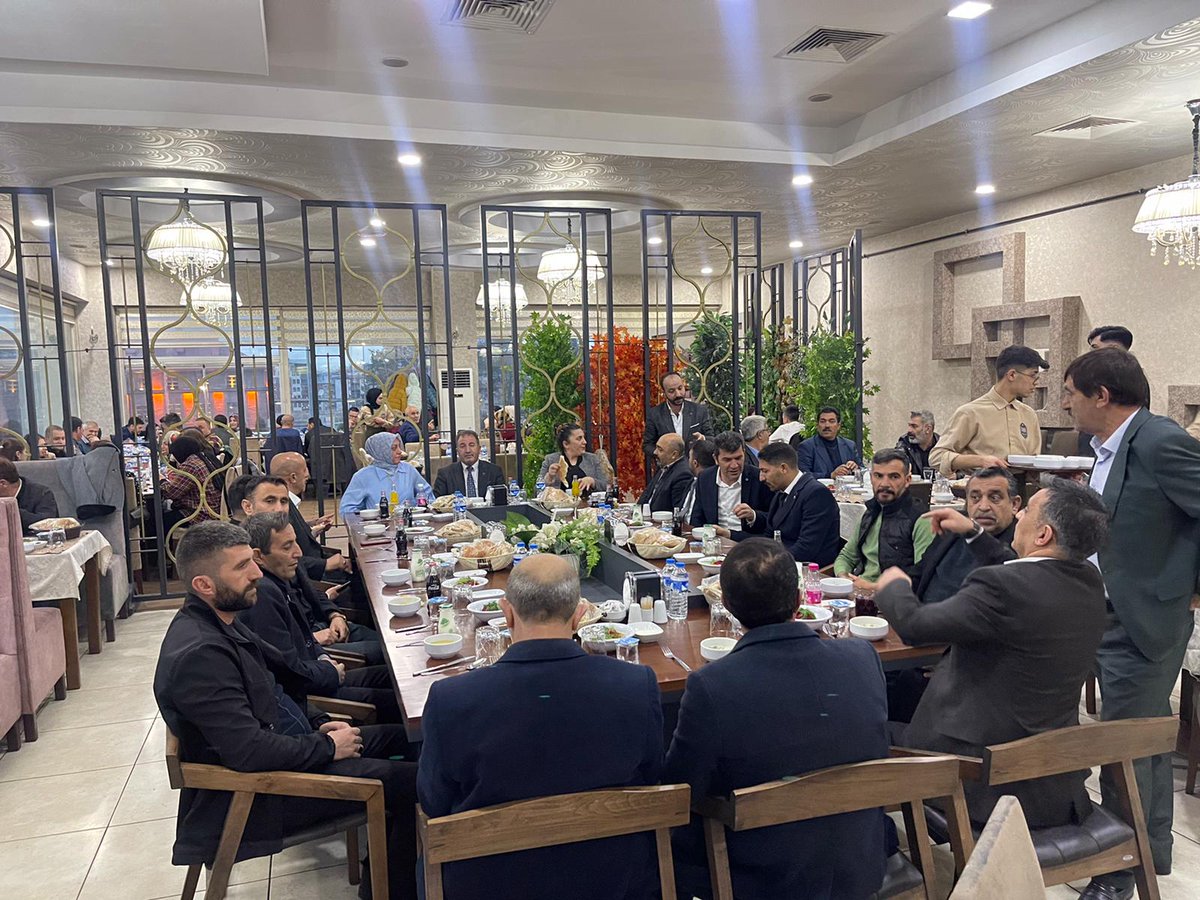 UgurGuven25's tweet photo. Kurulduğumuz ilk gün gibi
Heyecanla, Hocamızın Yolunda kararlı yürüyüşümüze devam ediyoruz
İNANDIĞIMIZ TEK DEĞER
#TürkiyedeGelecekVar 
@Ahmet_Davutoglu
@SelimTemurci @AyhanSeferUSTUN @feramuzustun @abdullahbasci @GelecekPartiTR https://t.co/AotsqxHuS5